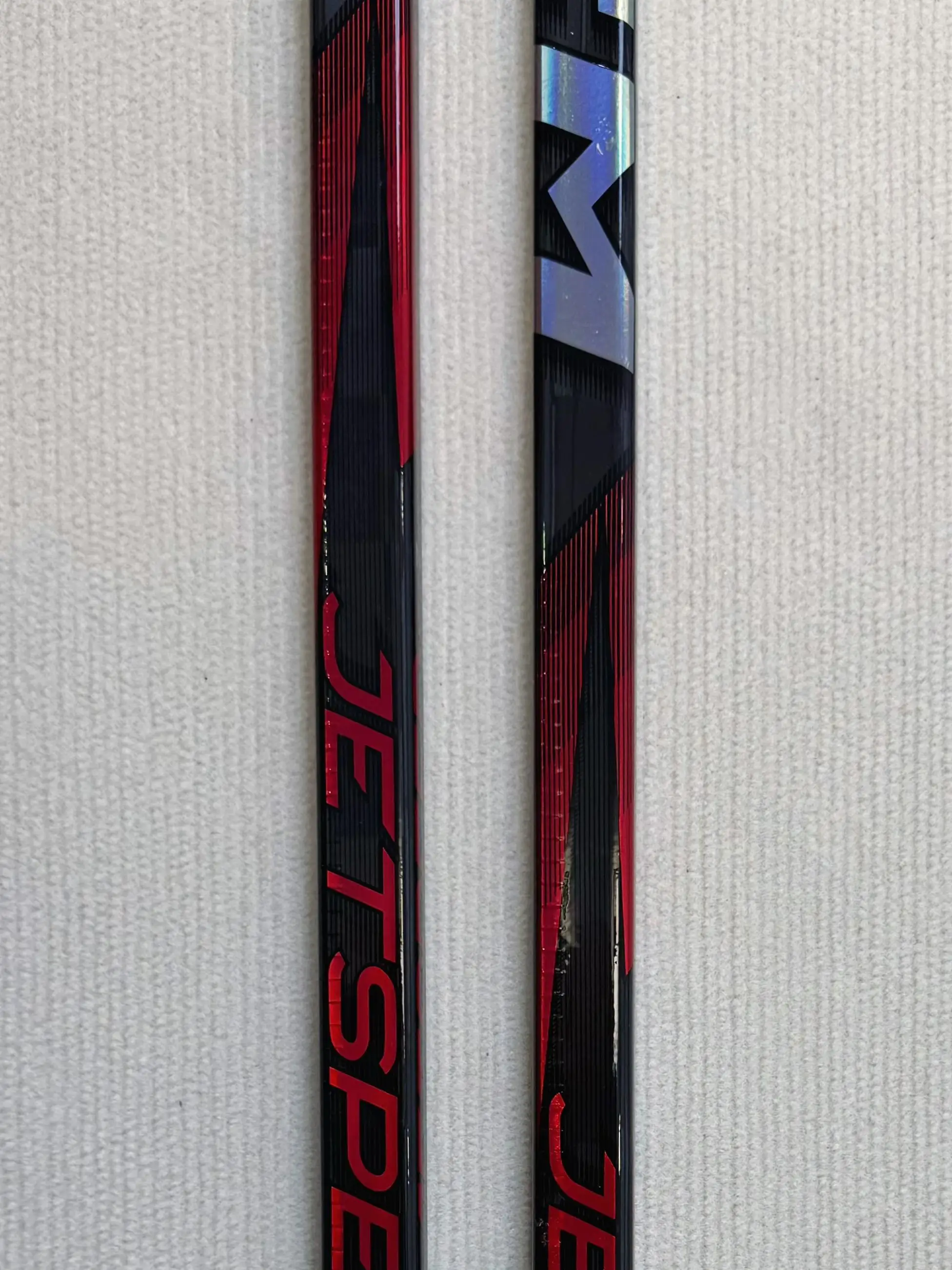 3K and 12K custom hockey sticks for training are made of fiberglass carbon and are cheap for junior youth and child players