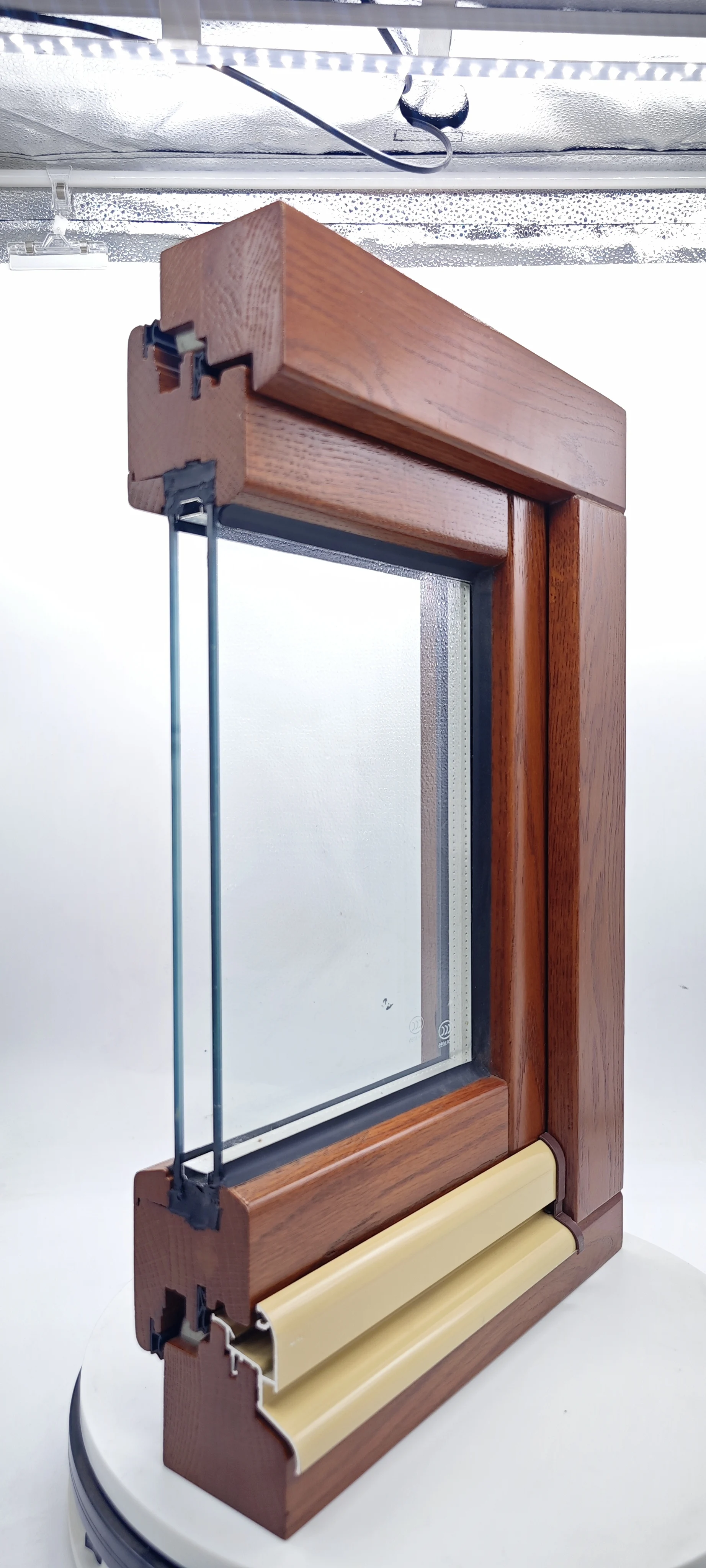 High-Quality Solid Wood Windows - Enhance Your Homes Natural Aesthetic