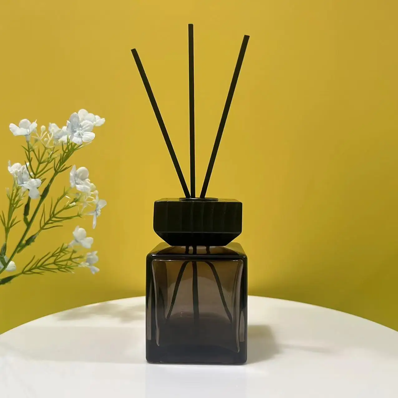 Room Air Diffuser perfume Empty round black glass aromatherapy reed diffuser fragrance glass bottle