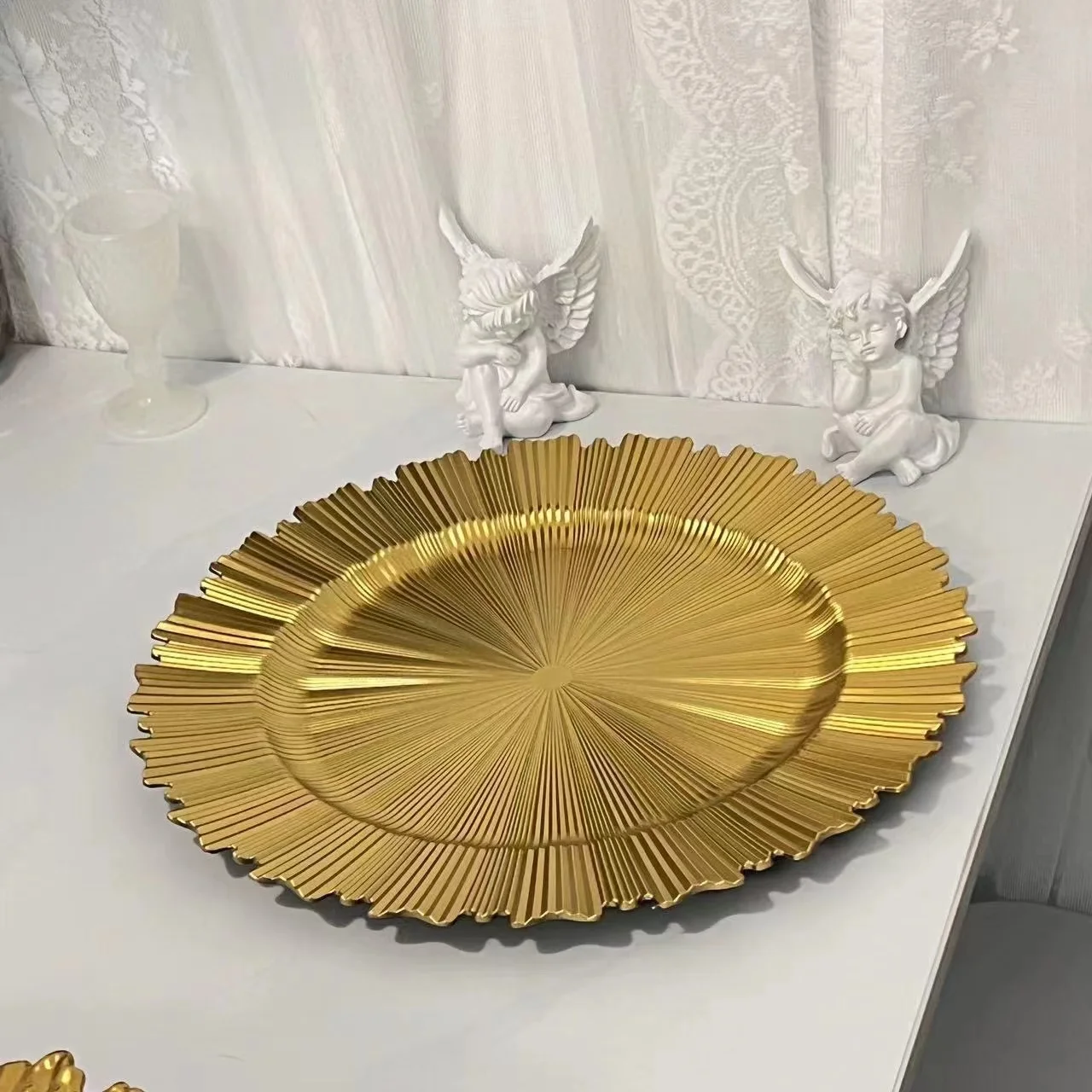 New 13 Inch Irregular Plates Gold Plastic Wedding Charger Plates Christmas Dinner Decor Plate For Party Hotel