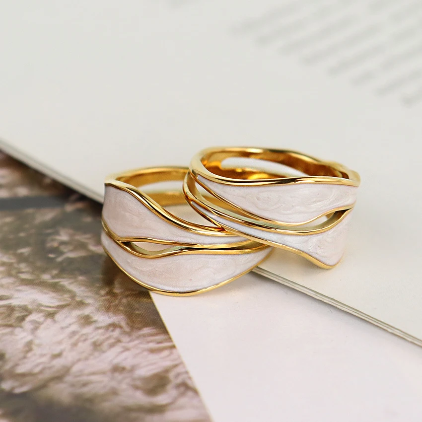 Vintage Elegant Geometric Enameled Ring High End Temperament Irregular Ring Girls Ring White Pink Color Fine Jewelry For Women