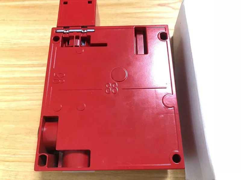 Telemecaniques  XCSE7512 metal Rectangular Safety switch