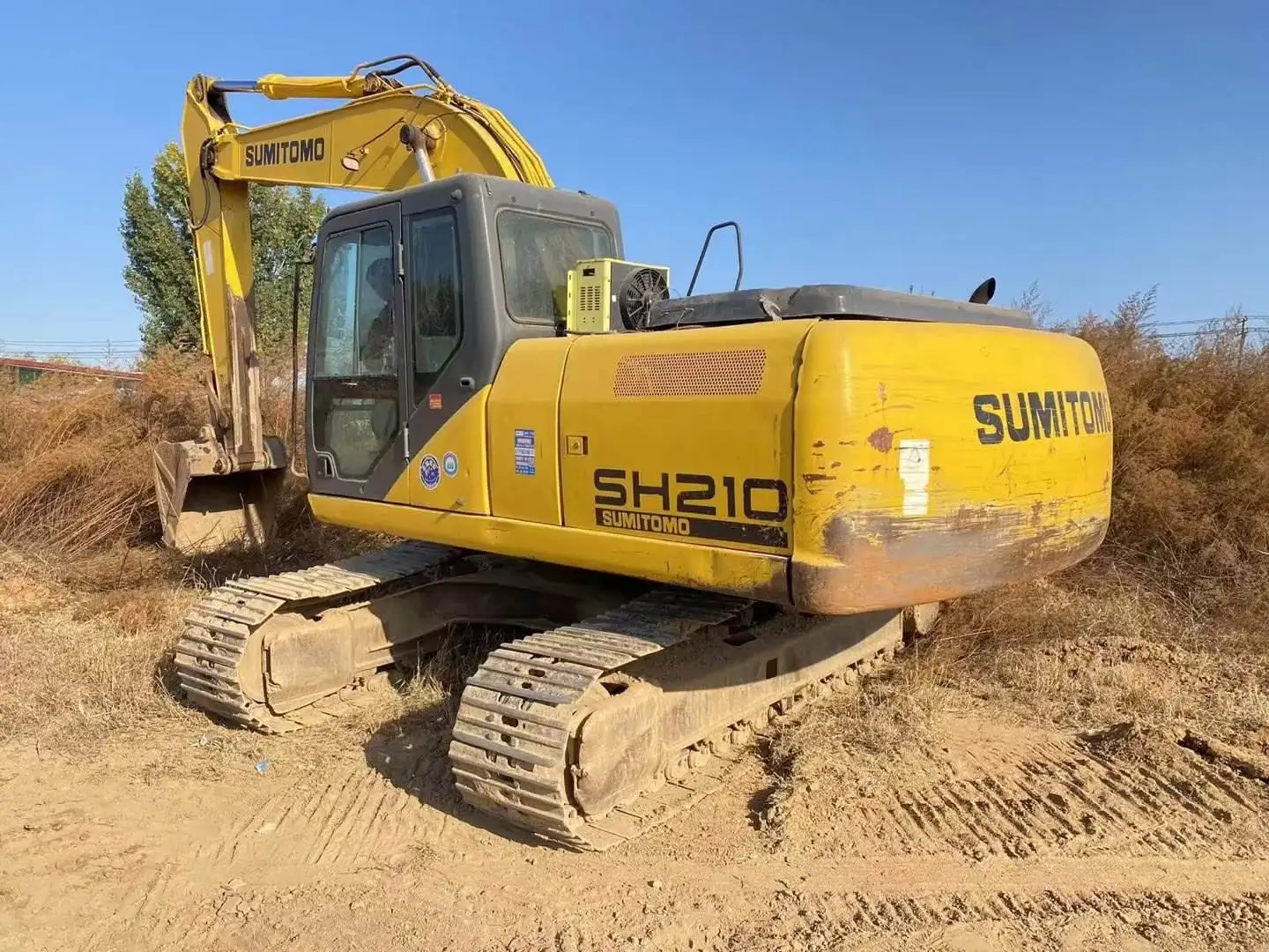 Used sumitomo SH210 track excavator good price Japanese condition for sale