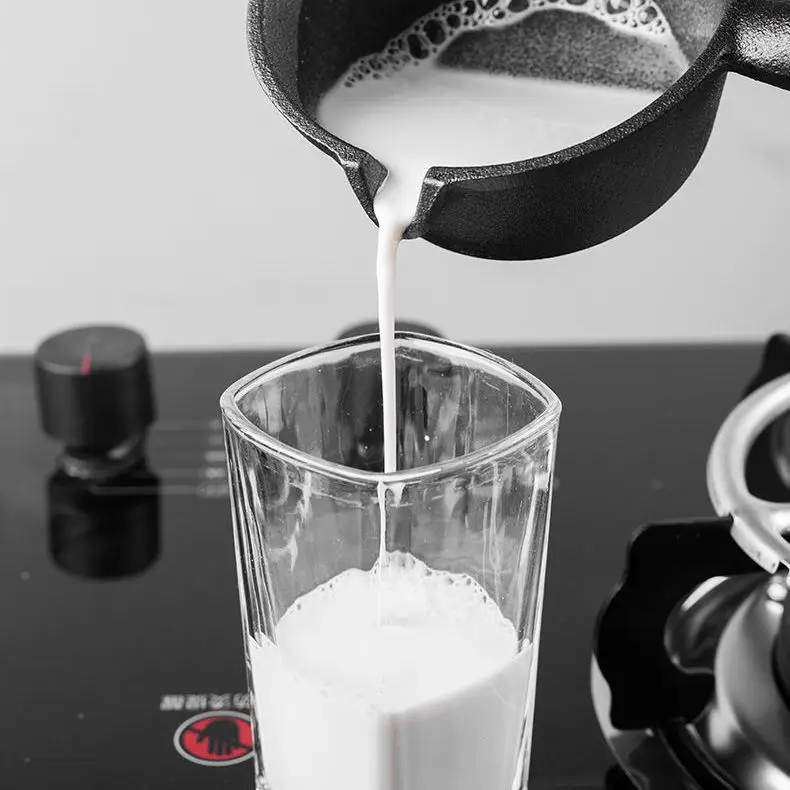 Hot oil skillet wooden handle splash oil god cast iron mini iron skillet household omelette pan