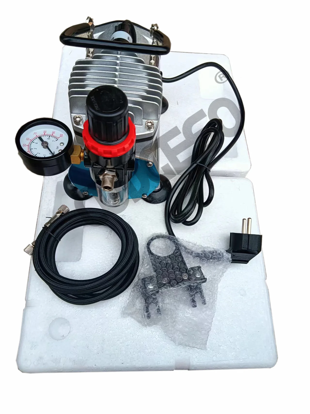 Factory hot sale high quality professional  silent portable oil free MINI air compressor