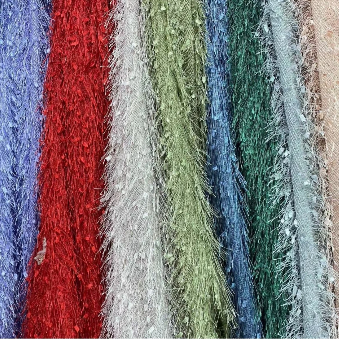 Прямые продажи рождественской одежды игрушечная 100% полиэфирная длинная плюшевая трикотажная ткань с кисточками бархатная