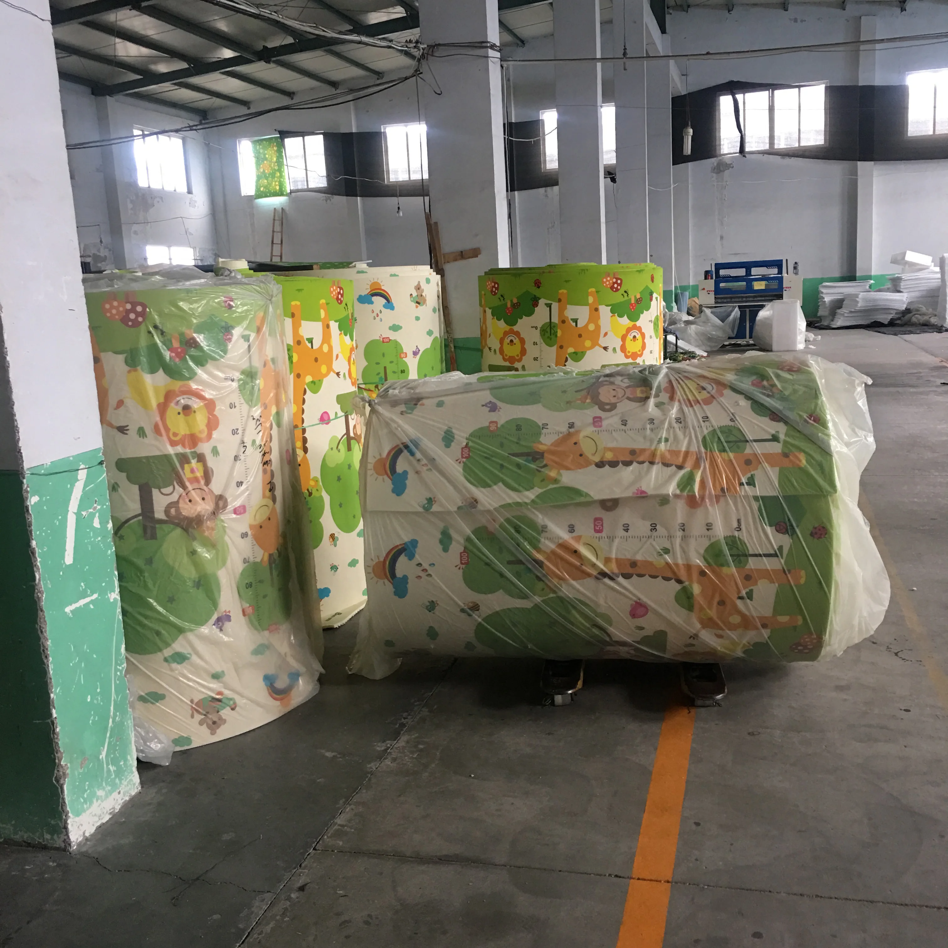 Waterproof cartoon portable kid play mat educational folding kids mat non toxic xpe foam baby playing mat