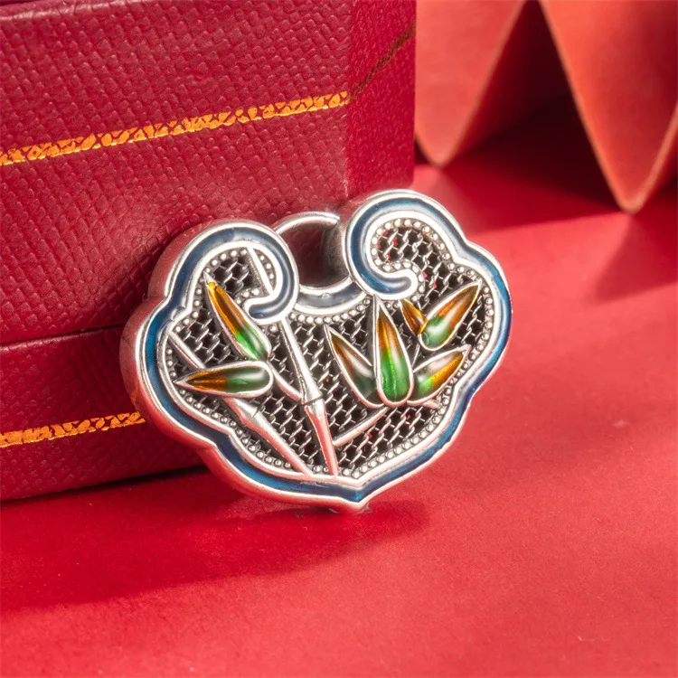 27/5000 Chinese style s999 foot silver bamboo report safety lock pendant leaves ancient style hollowed out one by one