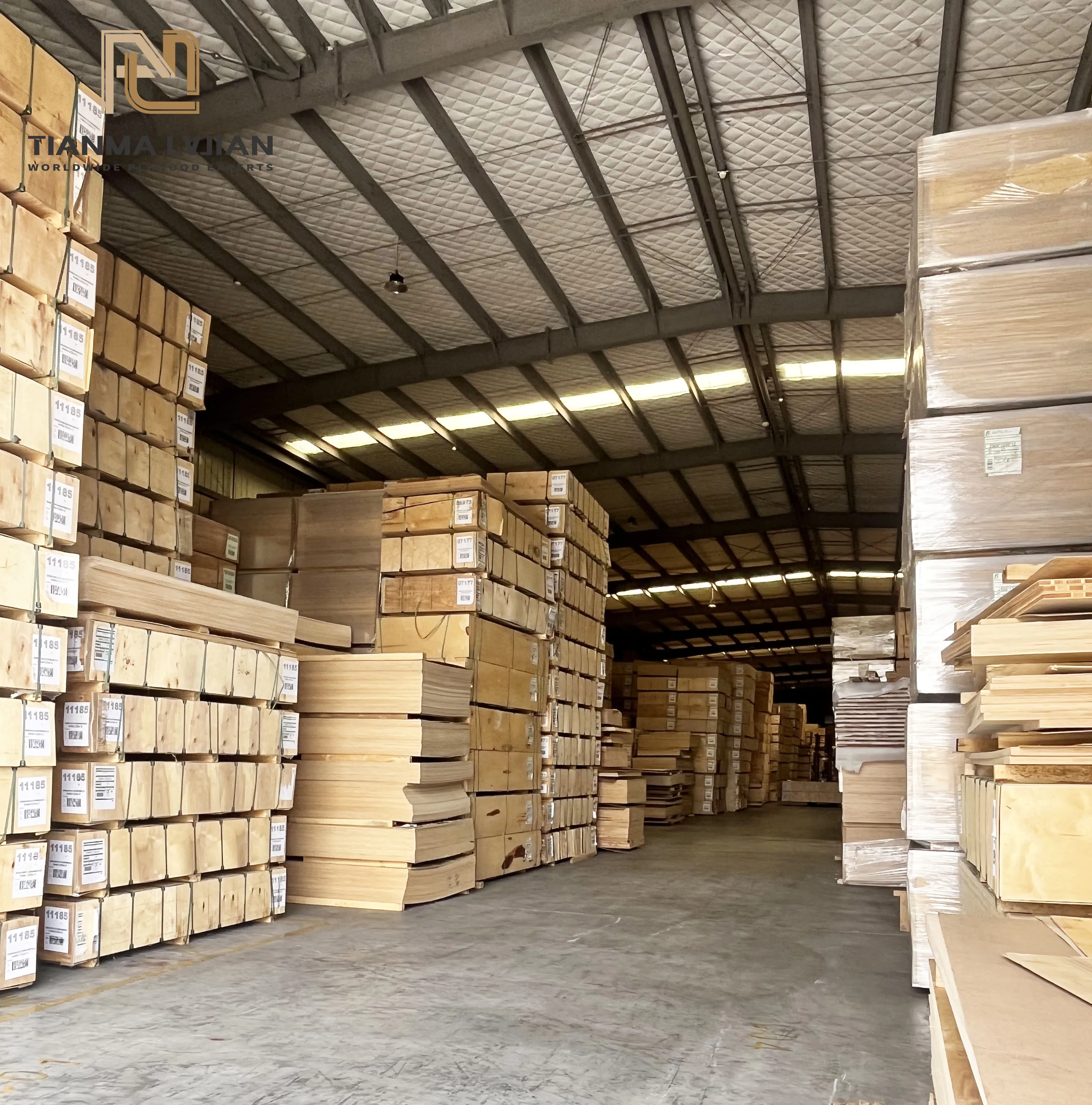 Customize Multiple Sizes 18mm Wood Full Birch Plywood Sheet 4x8 for Furniture Making