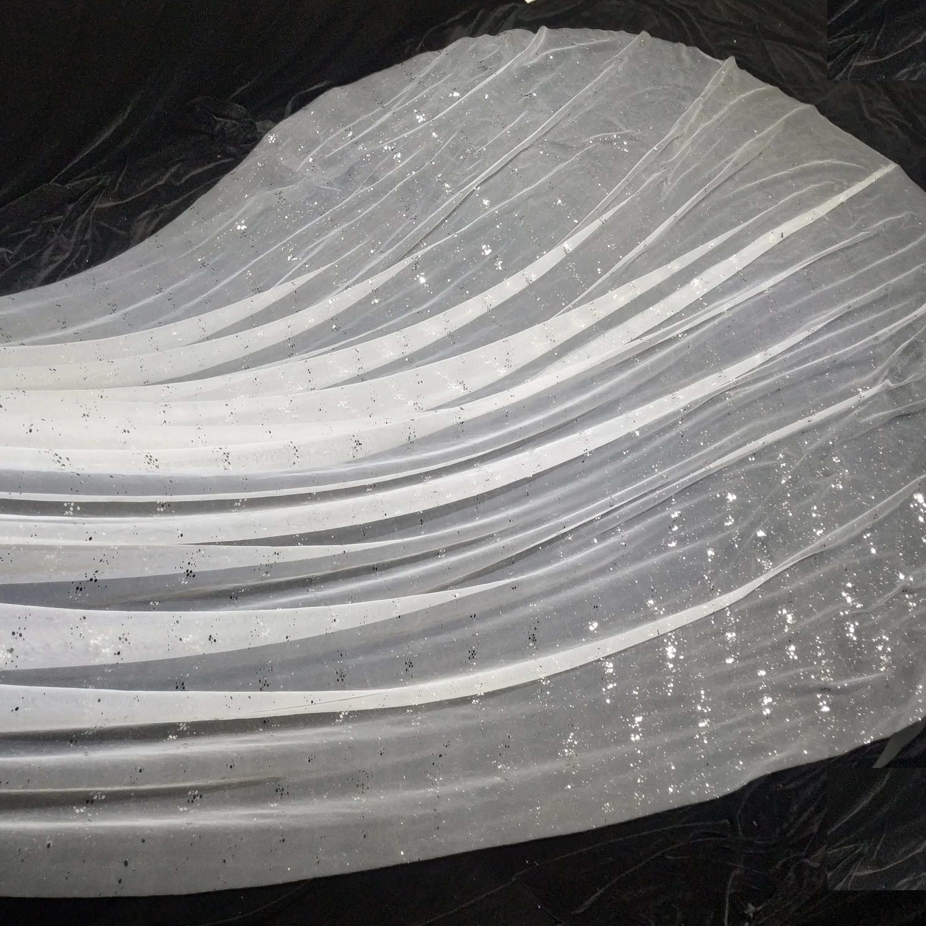 
4m * 3m cathedral large tail bride veil simple mechanical hot-press flash wedding veil 