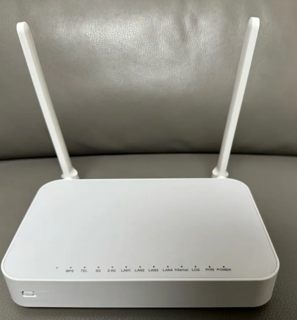 EG8145V5 RTS  hot selling Xpon  BEST PRICE  2 antennas XPON 1GE+3FE 1POTS+2USB+WiFi 2.4G/5G 5dBi FTTH CM8145V5 EG8145V5