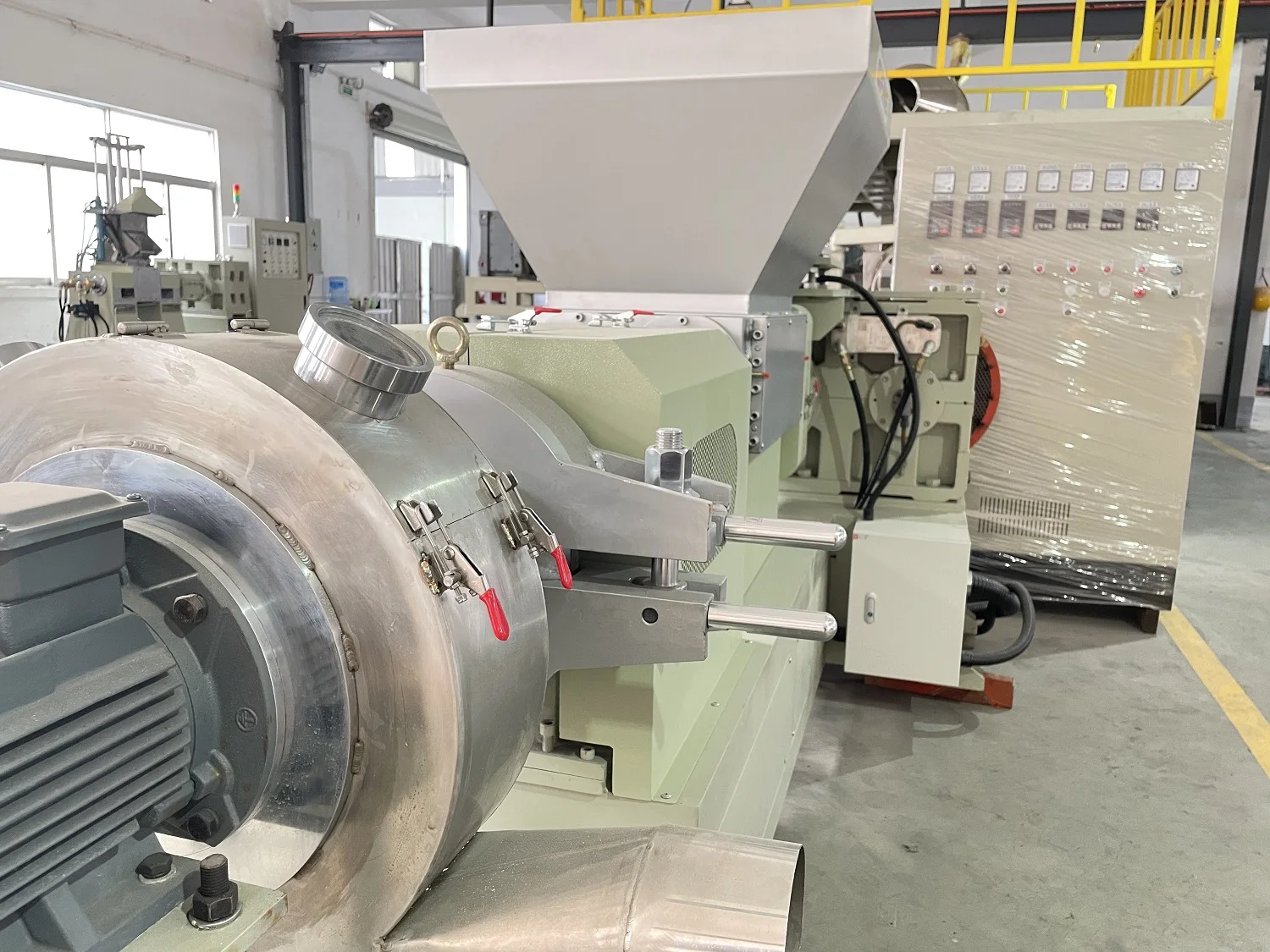 PE PP PVC Granulator High Quality Twin Rolls Pelletizing Machine Plastic Extruder