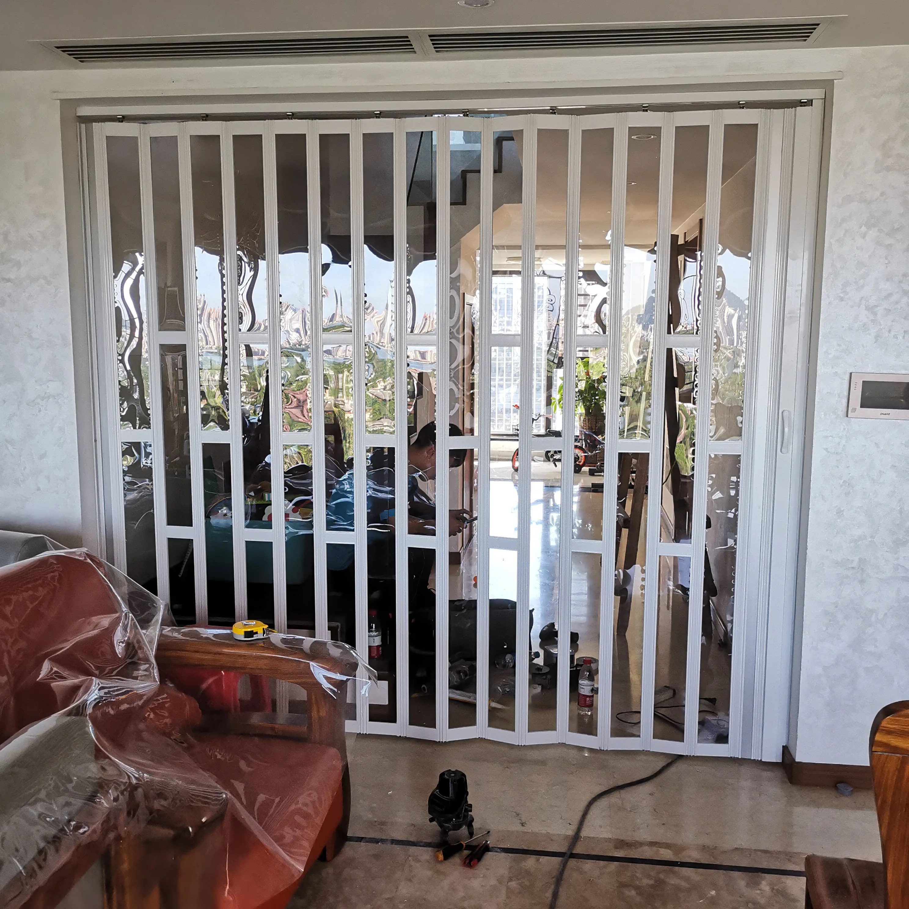 Customizable Modern Sliding Foldable Crystal Door Multi-panel folding door with 8 cm wide polycarbonate panels