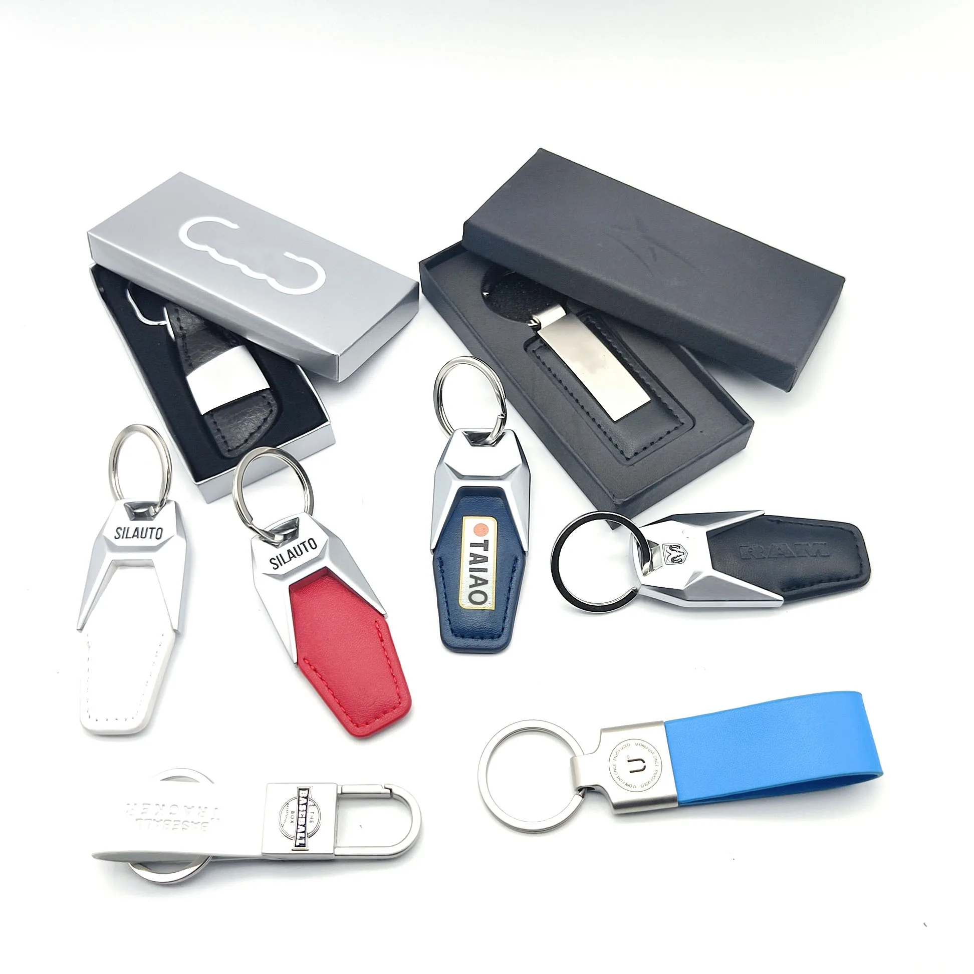 Metal Plate Leather Coin Holder Keychain for Coins Pence Cent Medal Money AA Medallion Standard Collection Challenge Coin Holder