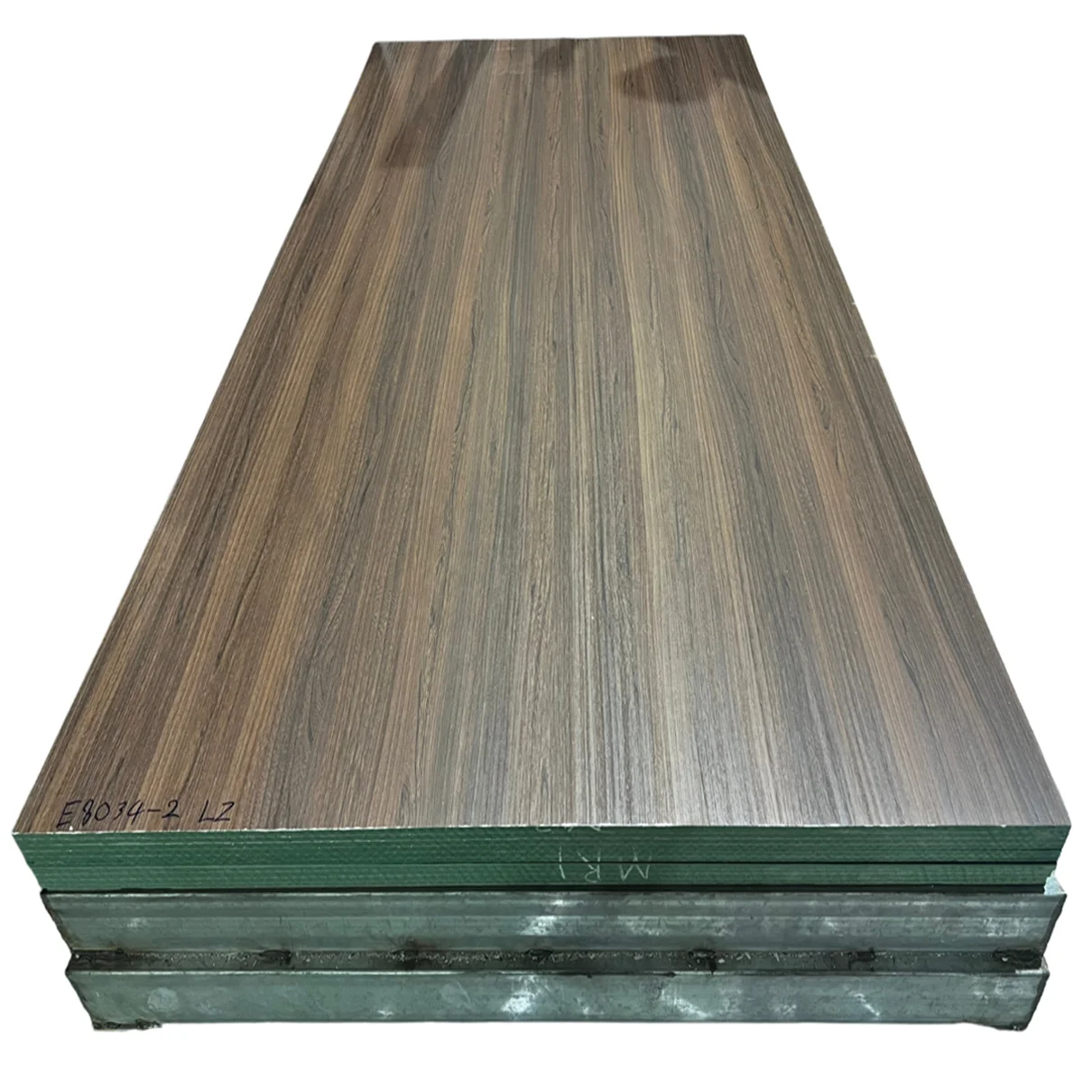 Colorful Melamine laminated moisture-proof MDF board 1220x2440mm 6mm to 25mm Carb P2 E1 E2 Green MDF for interior furnitures