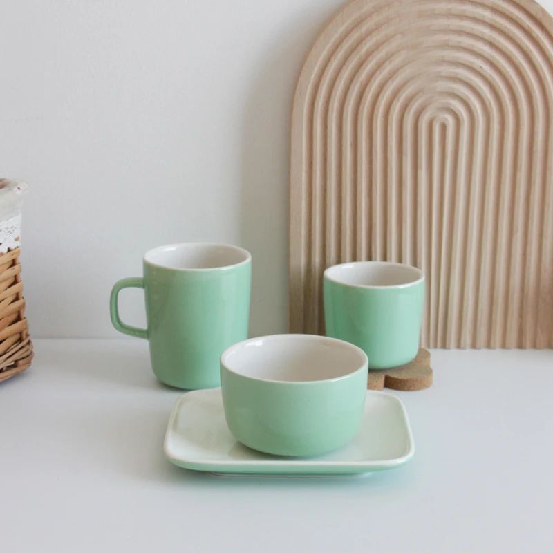 Custom Black Color Glaze White Porcelain Dinnerware Ceramic Plate And Bowl Cup Tableware Set