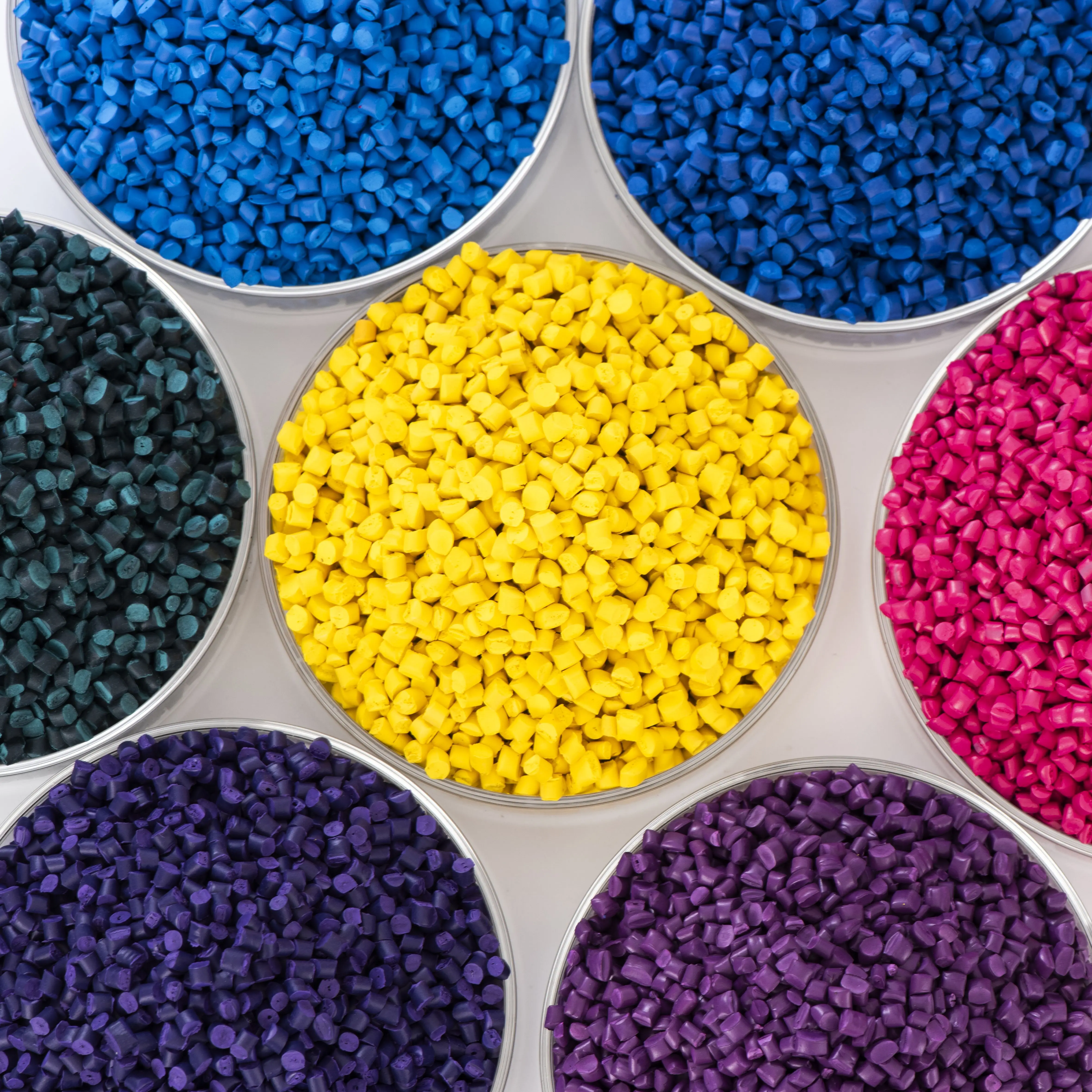 masterbatch yellow plastics raw material for Blowing Film Molding Extrusion Molding For PP PE PVC 3-5%