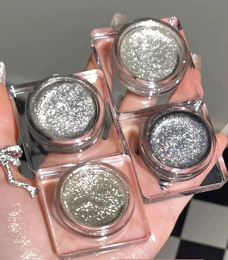 Крем для век с металлическим блеском