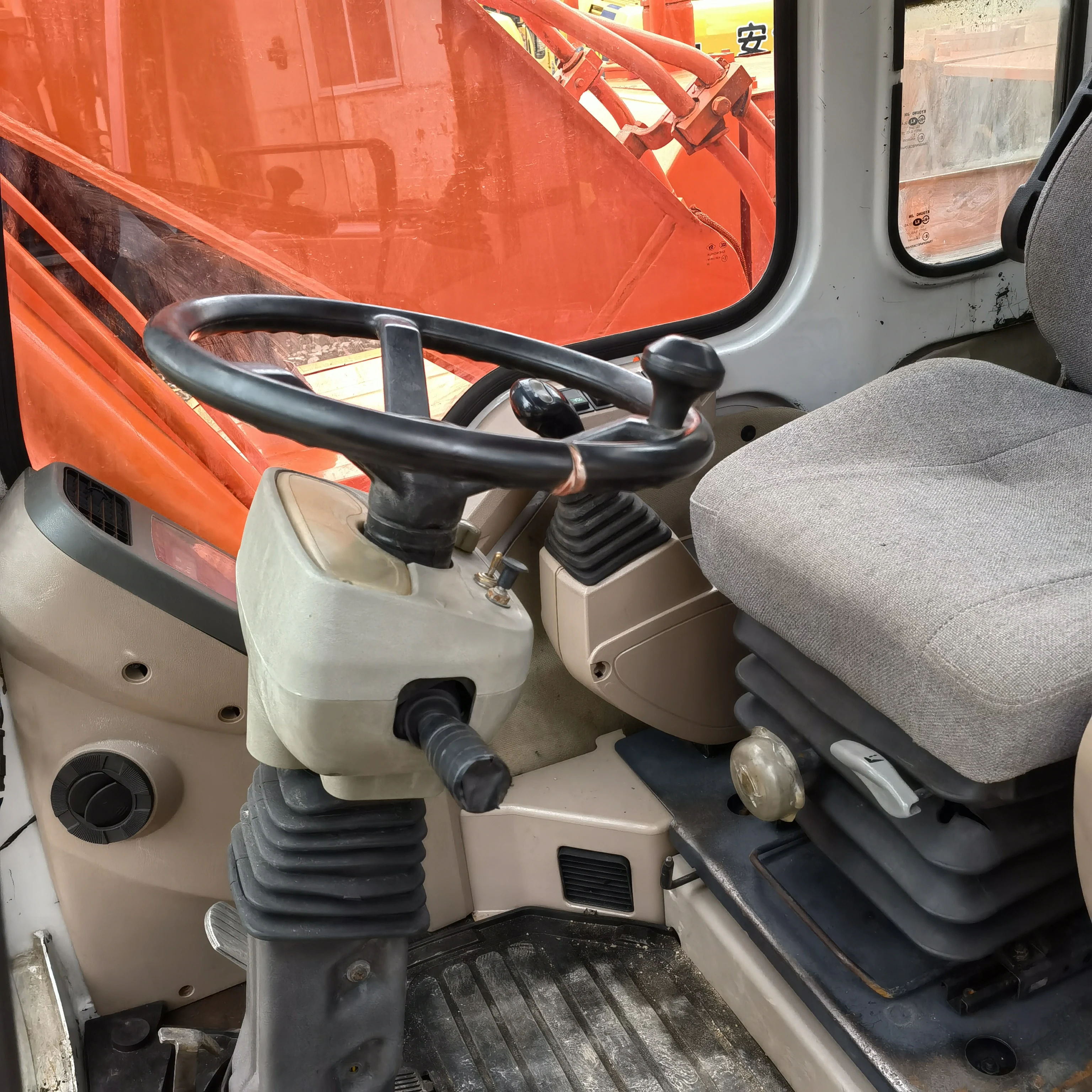 Original Used Wheel Excavator Doosan Dx150 dh150 Doosan DX75 Dx150 DX215 for sale in good condition in Shanghai