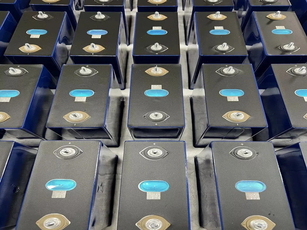 European Warehouse Prismatic Akku 4pieces Rechargeable Lithium Lifepo4 Batteries 280ah 3.2v Solar Energy Storage System