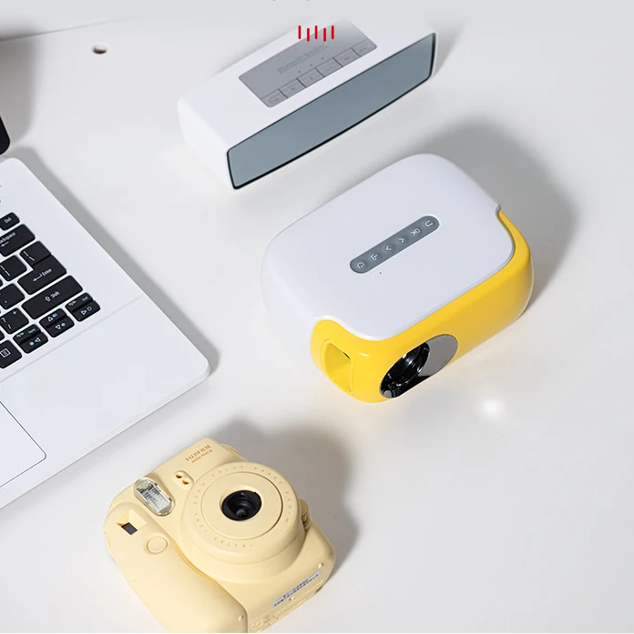 High Quality Smart Hd Outdoor Portable Smartphone Mini Projector Pc Laptop Video Led Hologram Projector