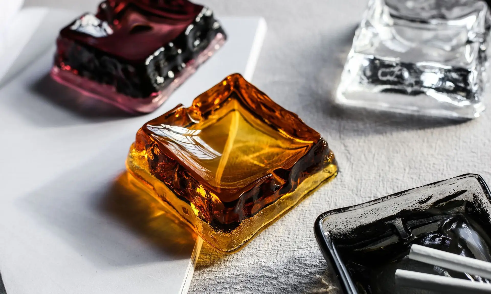 Hot Sale High Quality Glazed Modern Portable Ashtray Wholesale