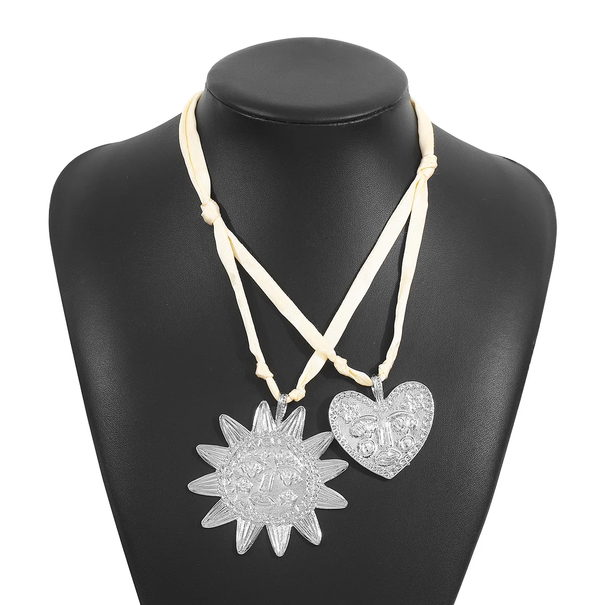 Newest Creative Fashion Vintage Long Metal Sunflower Heart Pendant Rope Chain Necklace For Women Alloy Jewellery