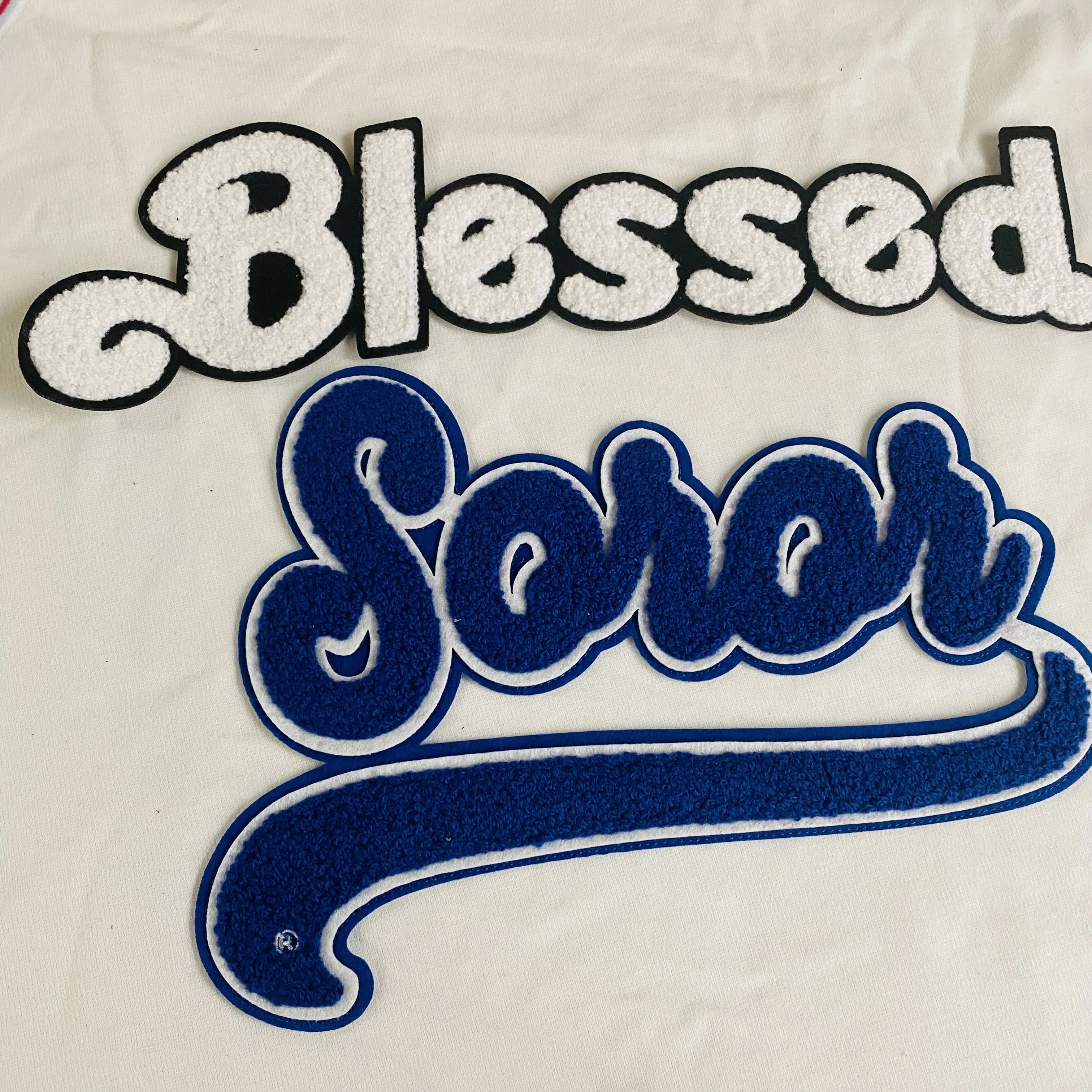 Designer Custom Heat Transfer Chenille Embroidery Patch Woven Letter Logo Patch Iron On Chenille Patches