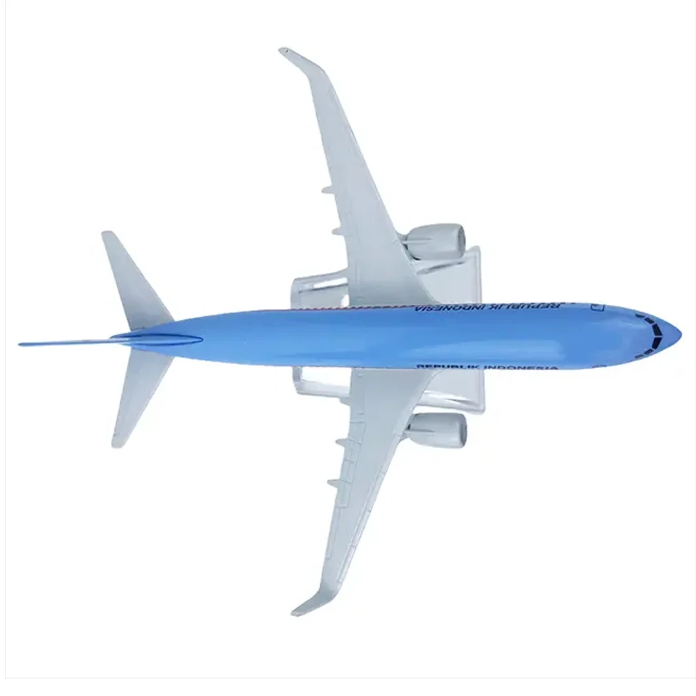 16cm Indonesia High Quality 16CM Alloy Indonesia Boeing 737 Aircraft Model Plane Custom Logo Decorative Model Airplane