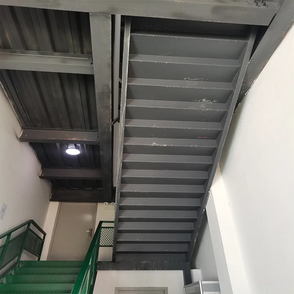 Metal double stringers staicase / Exterior stairs