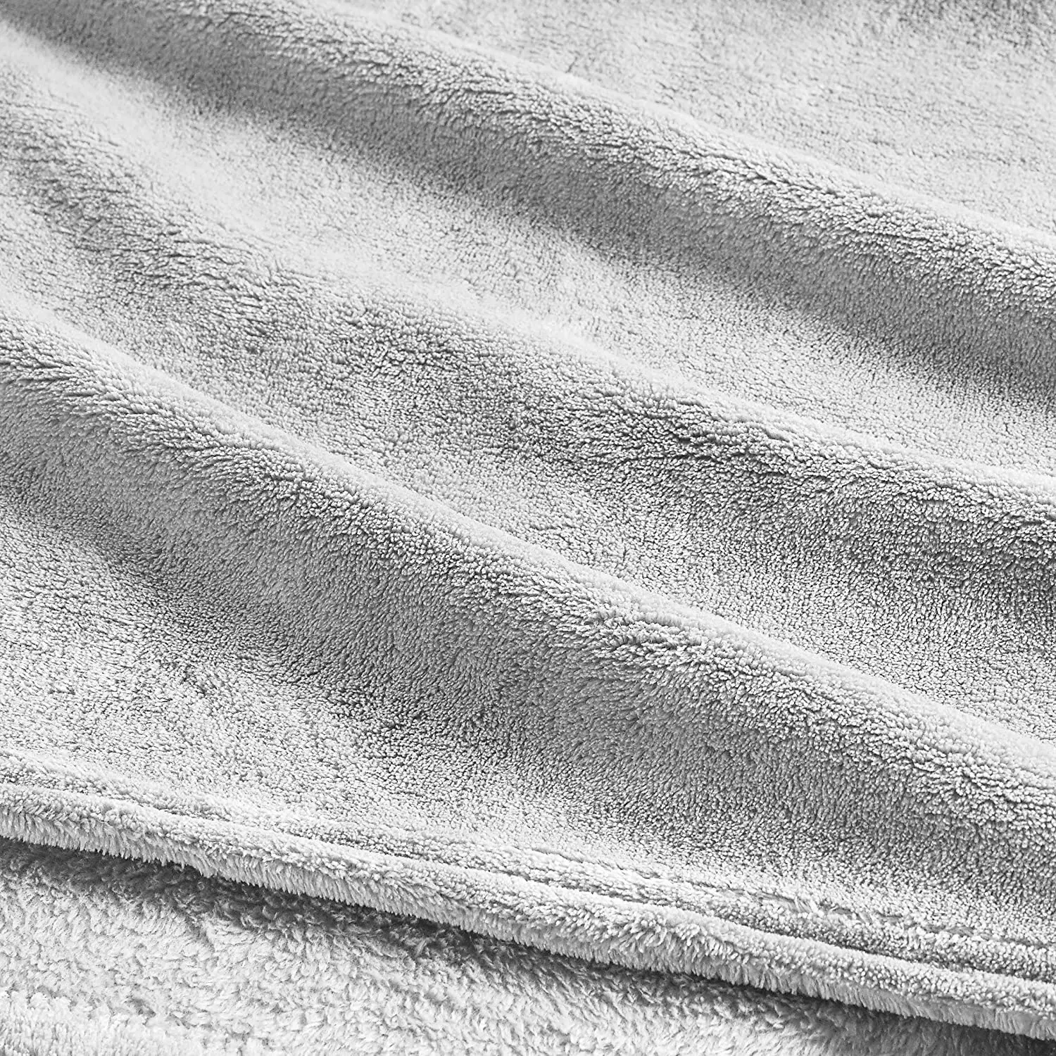 2020 Amazon Hot Selling Wholesale Custom Printed Super Soft  100% Polyester Flannel Fleece Blanket