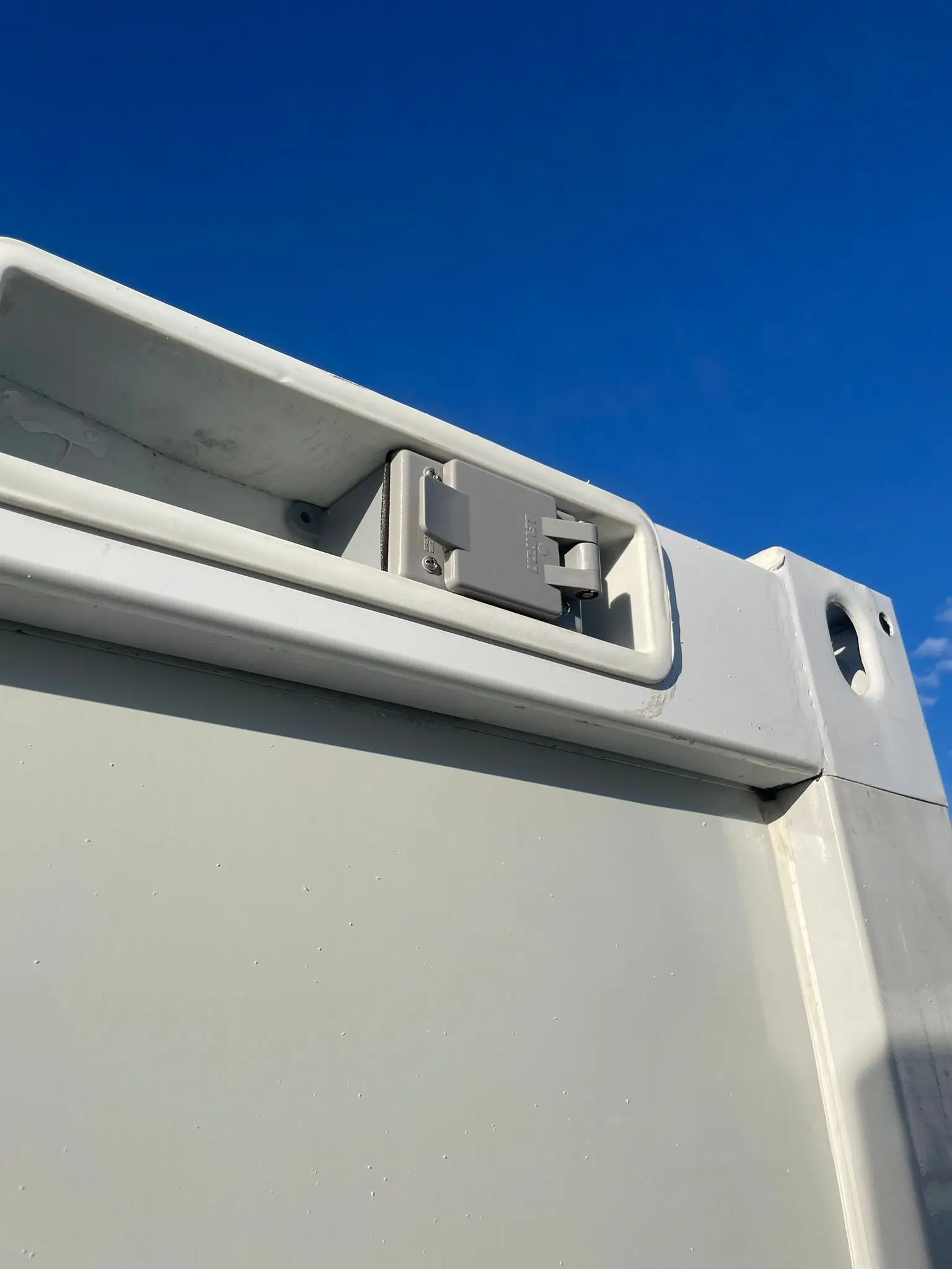 Customized Modified Office Shop Luxury Living 40FT Mobile Modular Sandwich Panel Waterproof Portable Container Houses