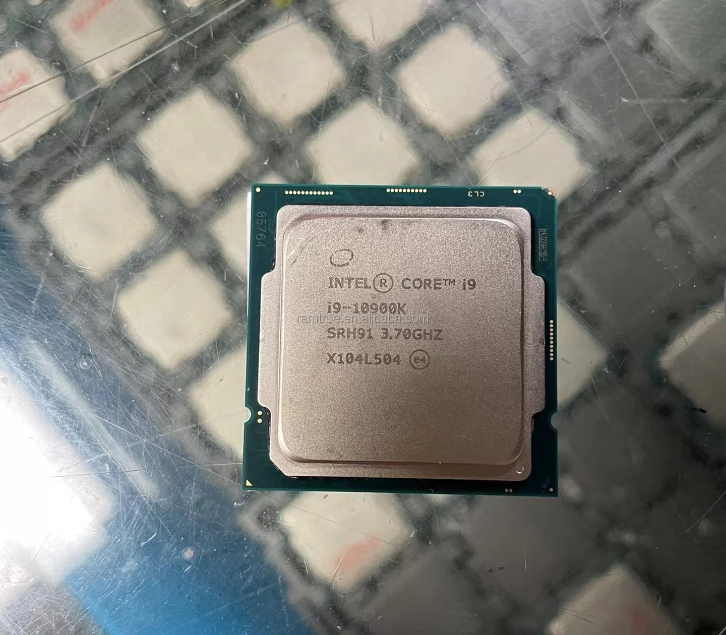 i9 10900K in tray processors for intel desktop CPUs