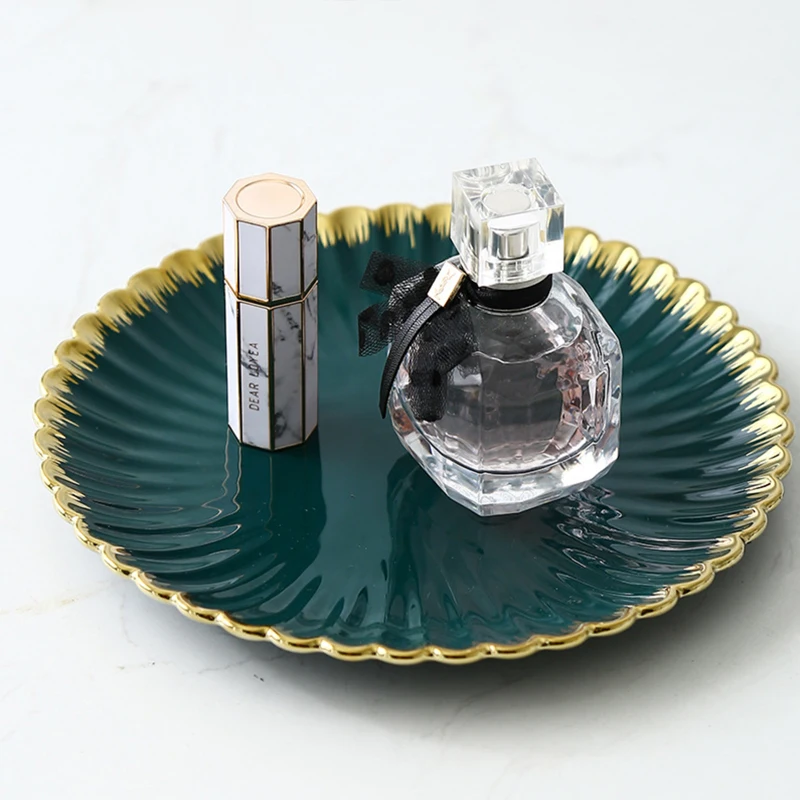 Wholesale Noridc Style Luxury Green Restaurant Porcelain Vaisselle Set With Gold Rim