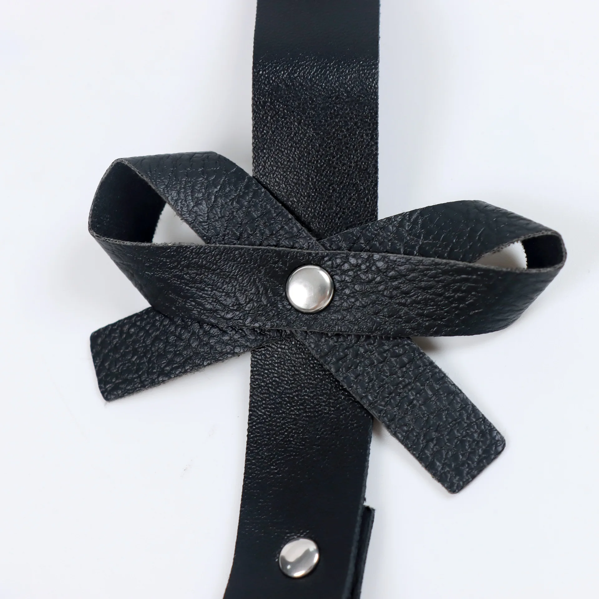 Прямая Продажа с фабрики сексуальный кожаный пояс для бедер петля ног бант кандалы нижнее белье взрослых сексуальные наручники