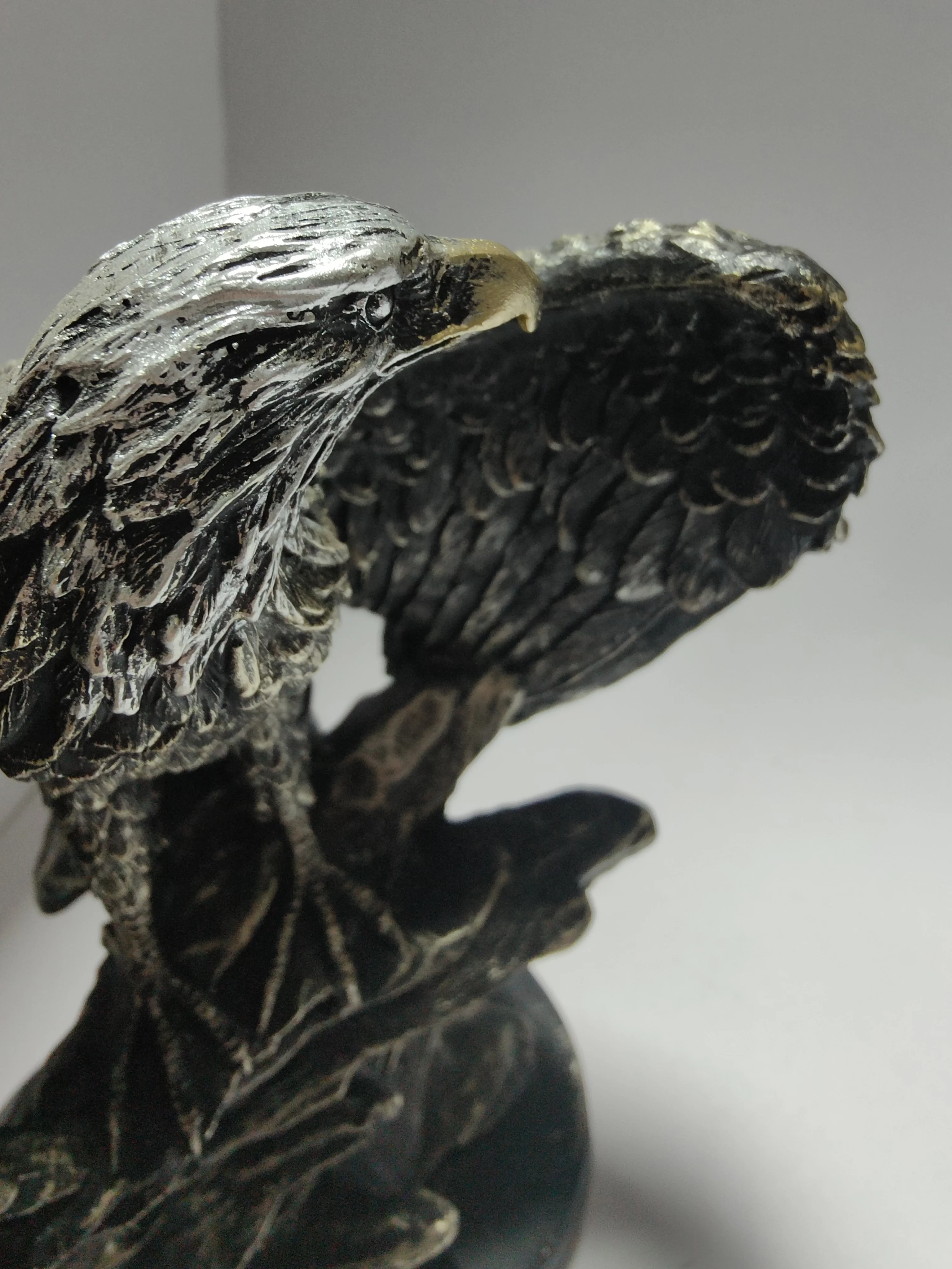 Customizable 3D Realistic Eagle Statue Resin Sculpture, Perfect Gift Statue,all Animal Customization Tables and Cabinets Display