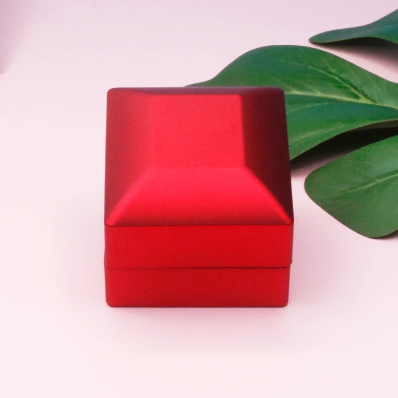Classic Luxury Red Pu Leather LED Ring Packaging Box Custom Logo Plastic Jewelry Ring Box with Velvet Lining