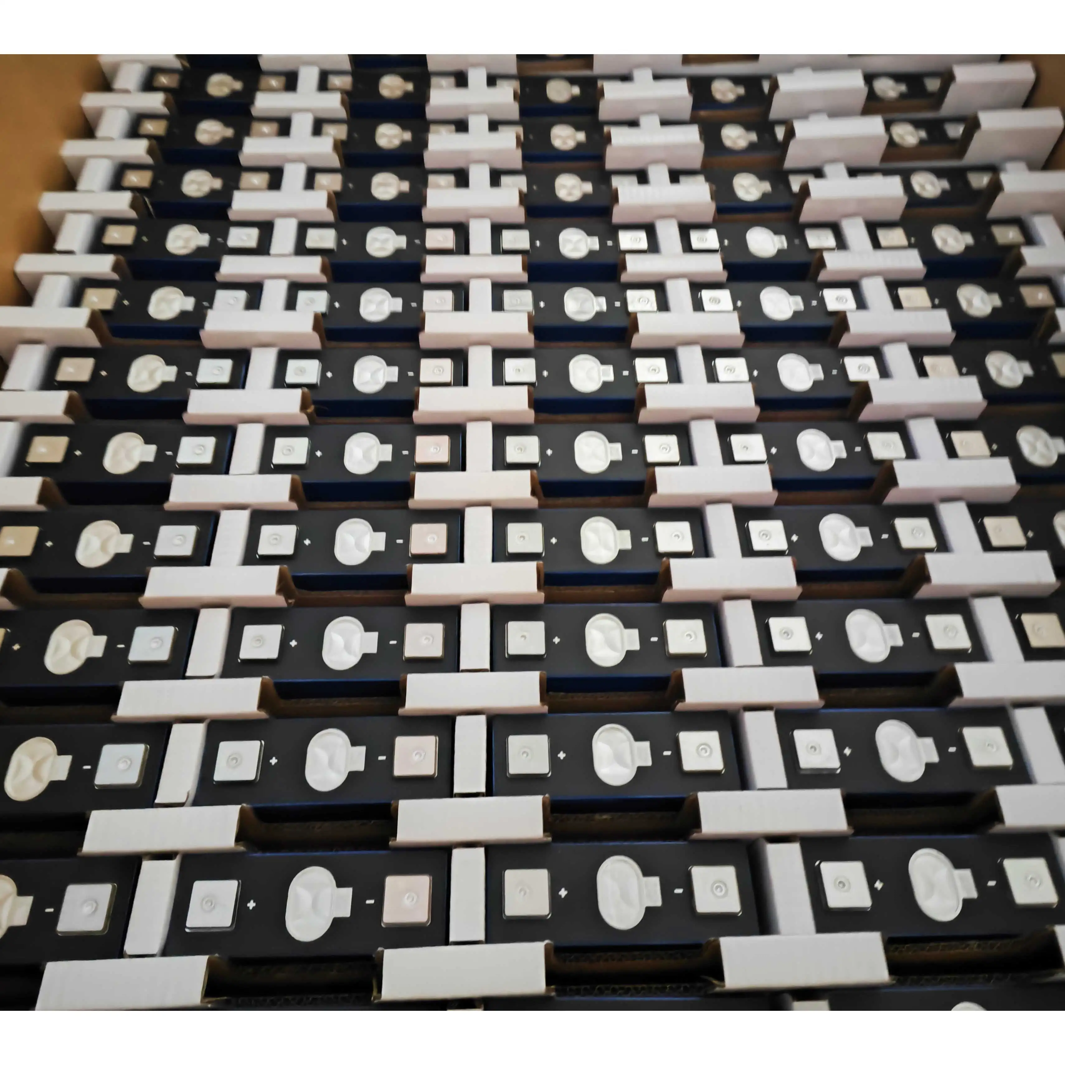 New svolt 3.2v106ah lithium iron phosphate large single battery electric vehicle power storage aluminum shell lithium battery