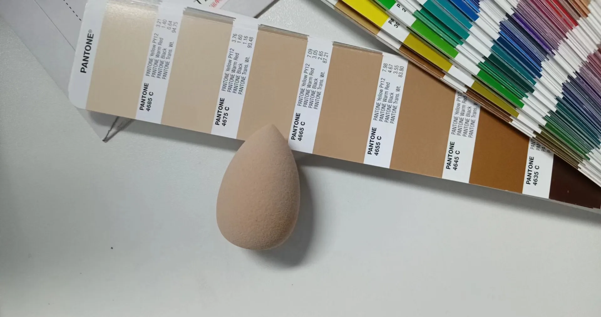 Wholesale Soft Custom Face Latex Free Makeup Sponge  Beauty Puff Sponge Private Label Custom Logo