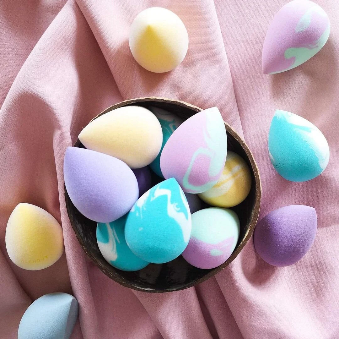 
different colors China Wholesale Premium Big Size Super Soft Make Up Beauty Sponge Blender 3D Latex Free Makeup Sponge 