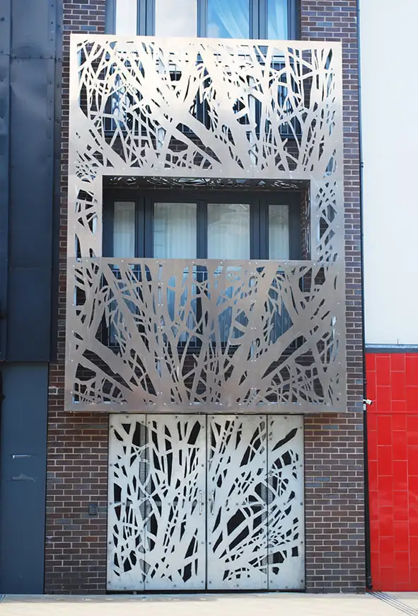 Hot Decorative Curtain Perforated Sheet Mesh Punching Sheet Metal Fence Panels Aluminum Wall Panel Screen