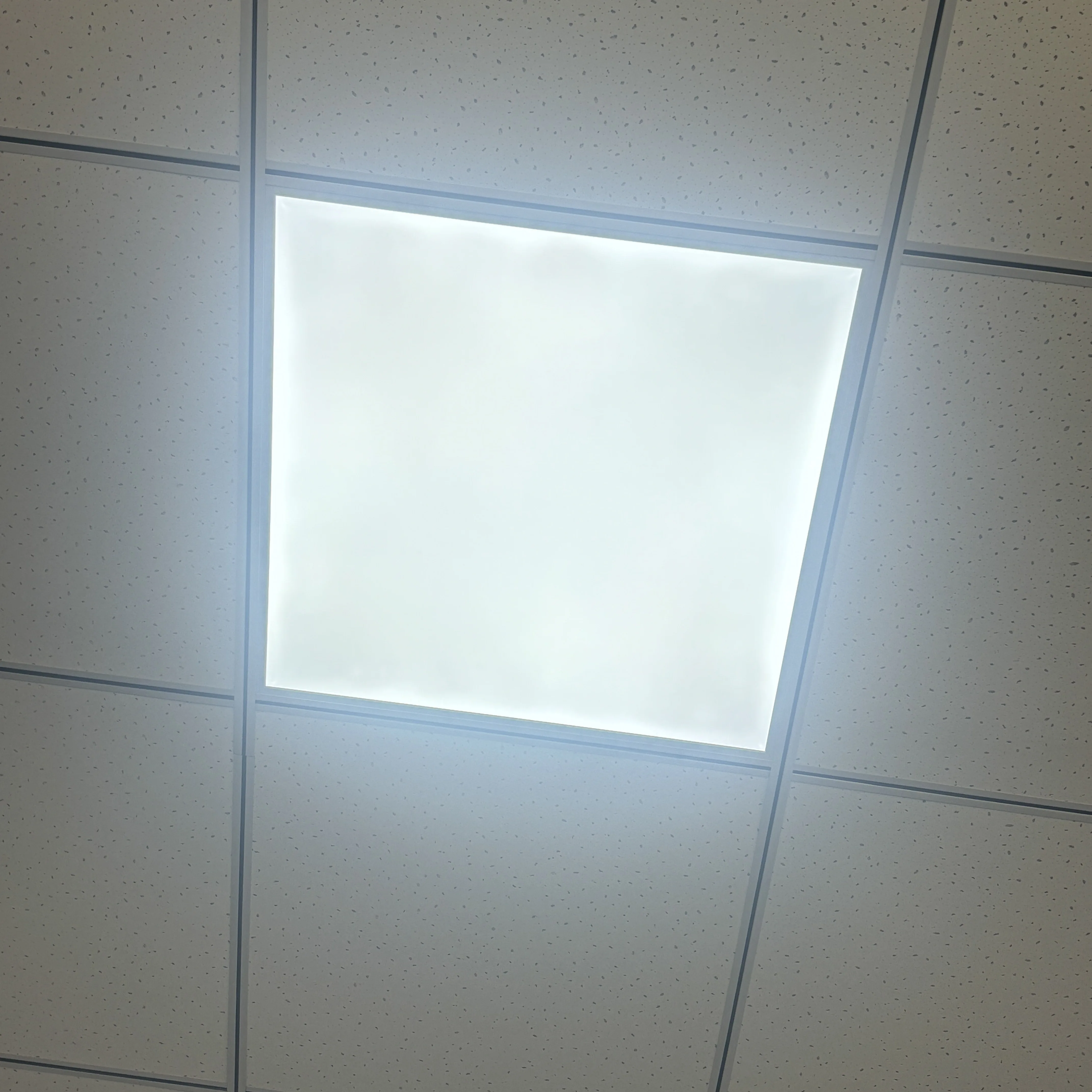 Factory Price Dimmable 2x2 2x4 60x60 595x595 600x600mm 36w 40w 42w 48w 6500k Ceiling Backlit Led Panel Light For Commercial