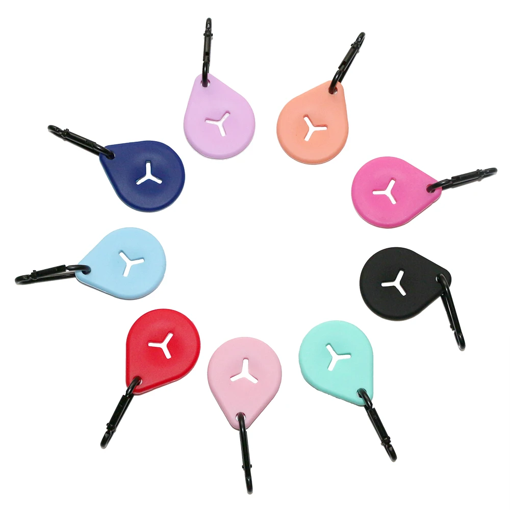 Hand-Free Clip Toilet Handle for Pet Garbage Designed to be Used with Garbage Bags for Effective Pet Waste Disposal