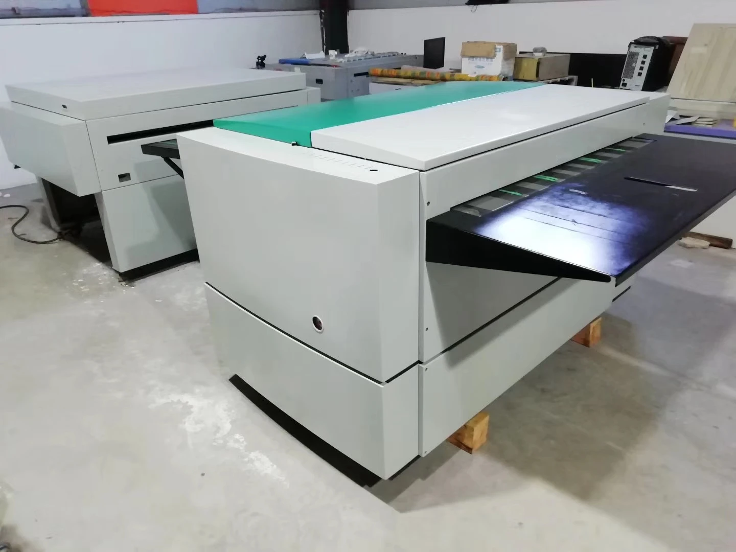  Используется компьютер UV CTP для создания пластин