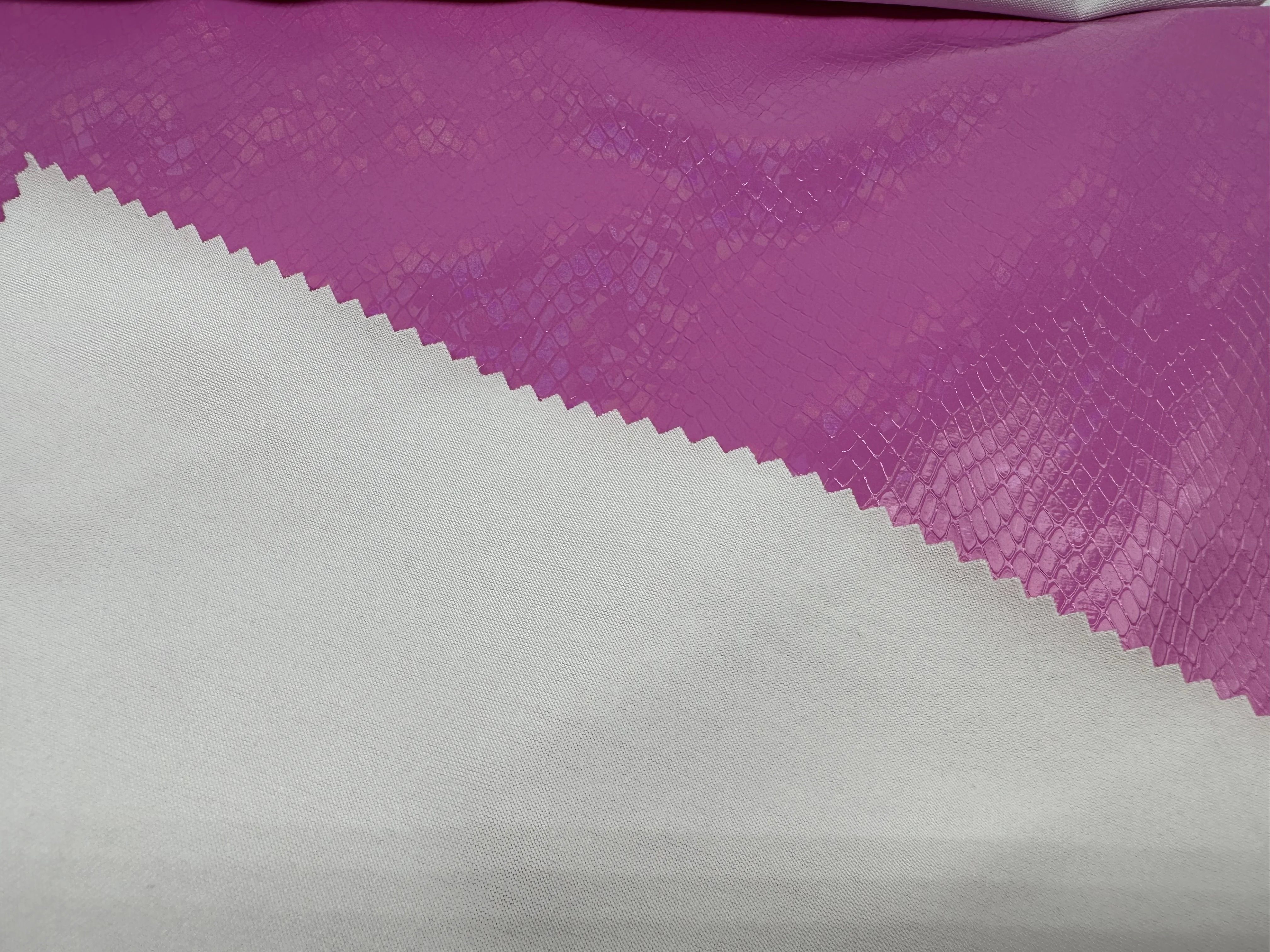 Leather Manufacturers 4 Way Stretch Pu Leather Lizard Pattern Synthetic Leather Fabrics for Leggings and Skirts