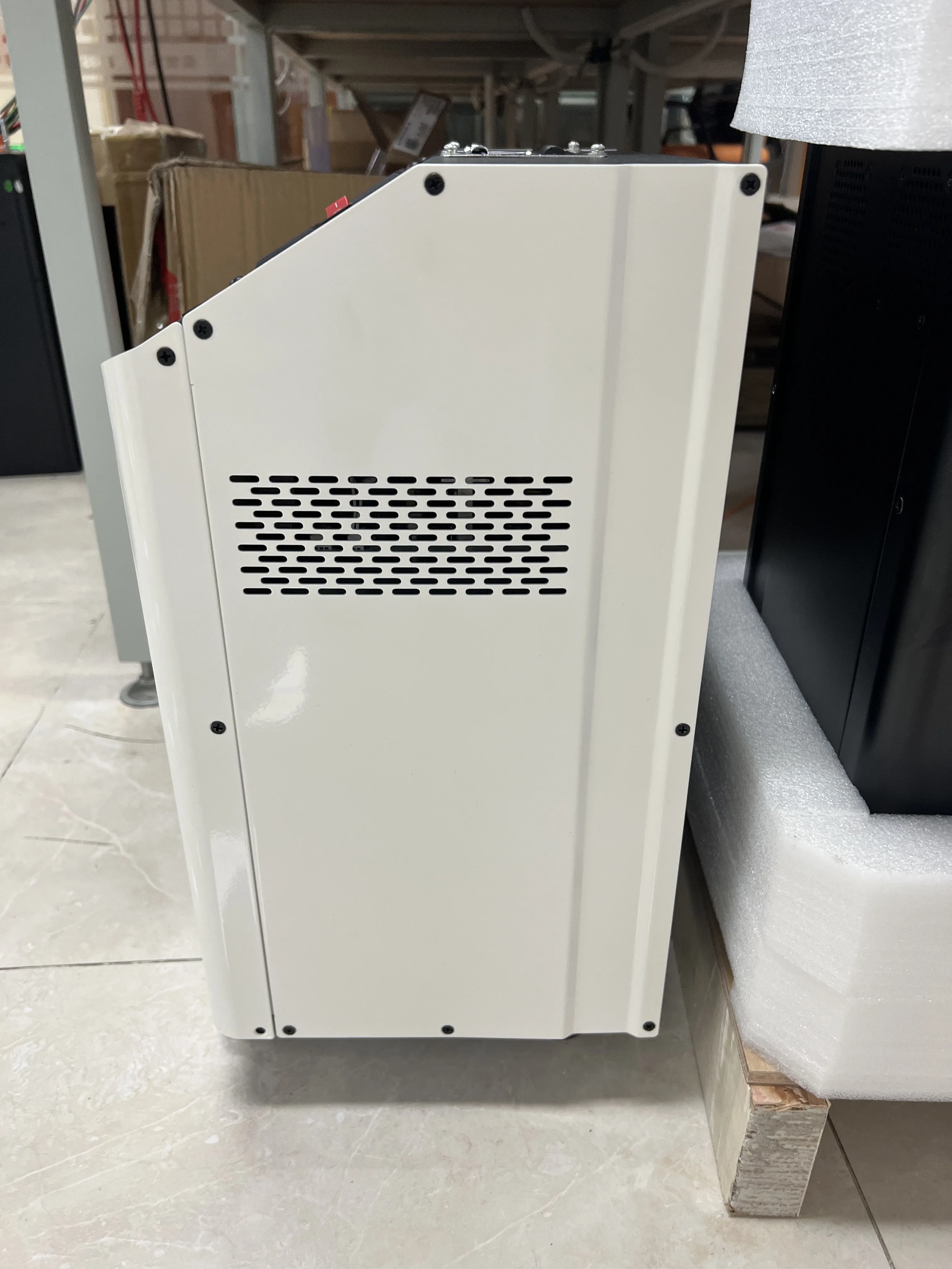 MUST HBP 18 SERIES 1kw 12vdc 2kw  24vdc 3kw 24vdc 60a mppt solar hybrid inverter