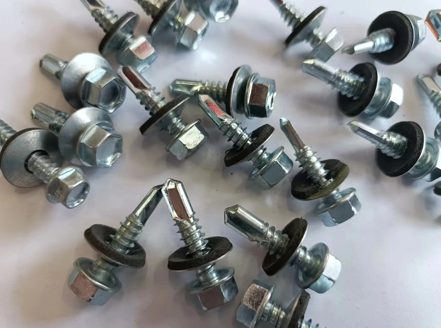 hot sale  hex self drilling roofing screws with washer white zinc plated wood galvanized screws