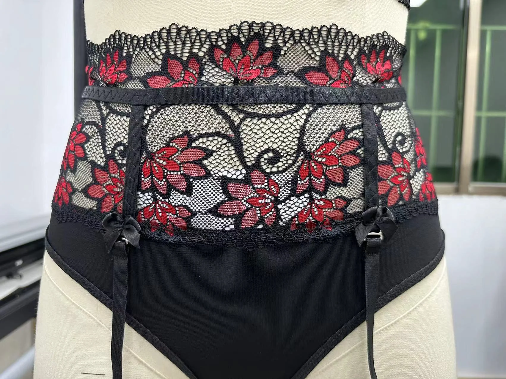 2024 New Design Underwear Women Black And Red Hollow Out Sexy Mature Open Hot Sex Girl Bikini Set Lingerie For Women