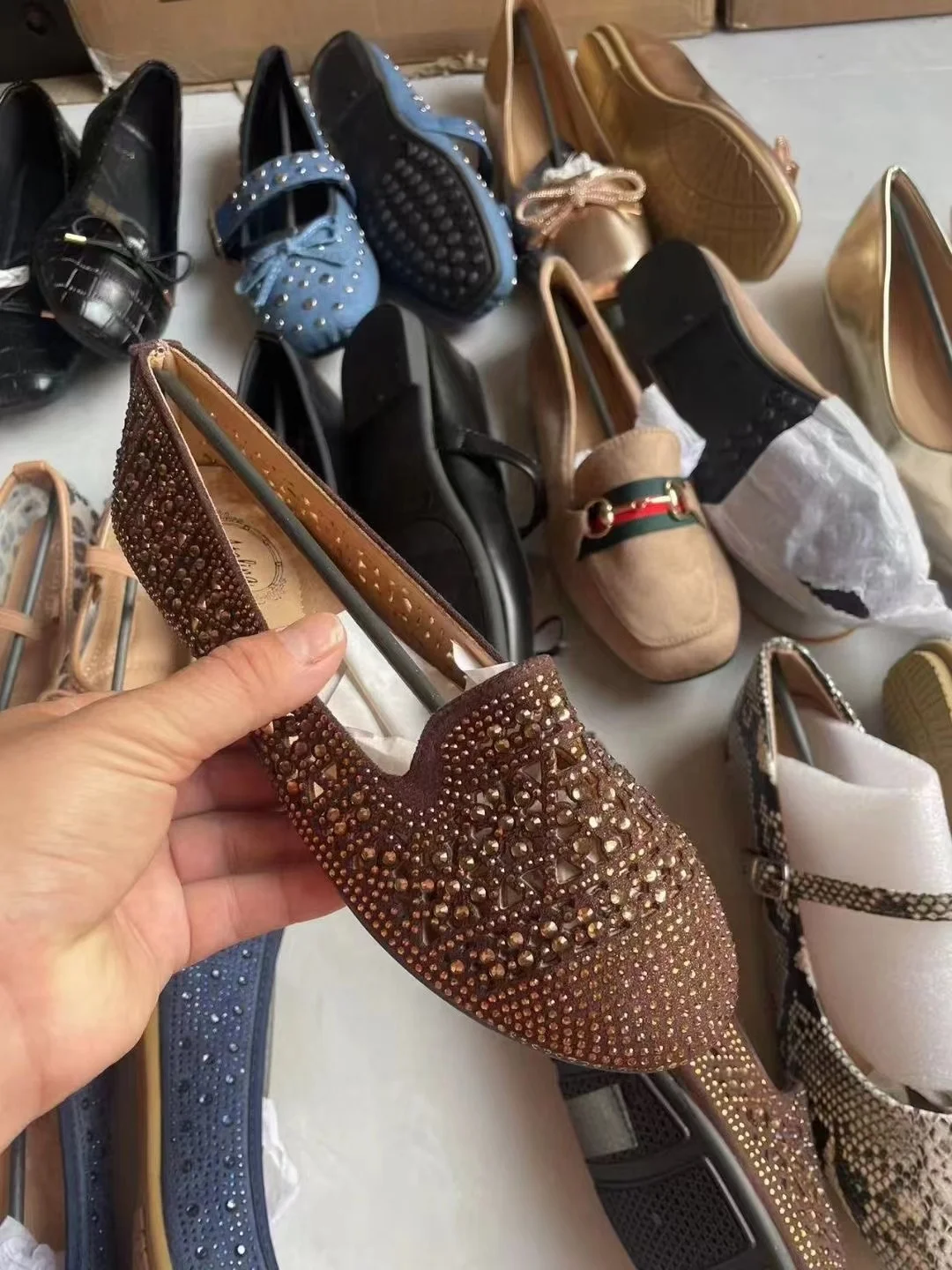 Flat shoes for women new fashion girl leather shoes a slip-on loafers cheap price mixed wholesale