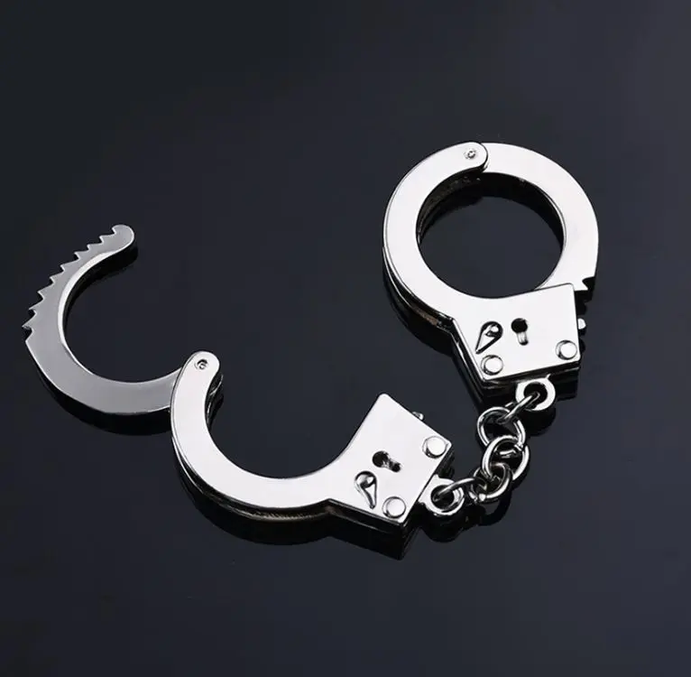 42mm*34mm Wholesale Newest and Fashionable Outdoor Metal Mini Handcuffs Keychains Metal Crafts Souvenirs and Gifts